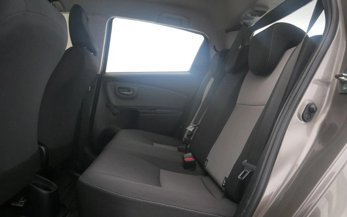 Toyota Yaris cena 58899 przebieg: 61325, rok produkcji 2020 z Luboń małe 154